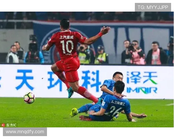 2016年申花与上港精彩对决回顾新浪全程报道赛事亮点与精彩瞬间