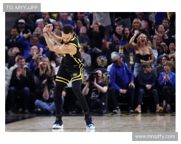 勇士与雄鹿精彩对决全场集锦回顾展现篮球魅力与激情瞬间