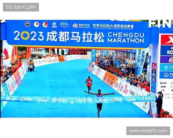 成都攀岩队在马拉松大满贯中的力量展现与精彩点评